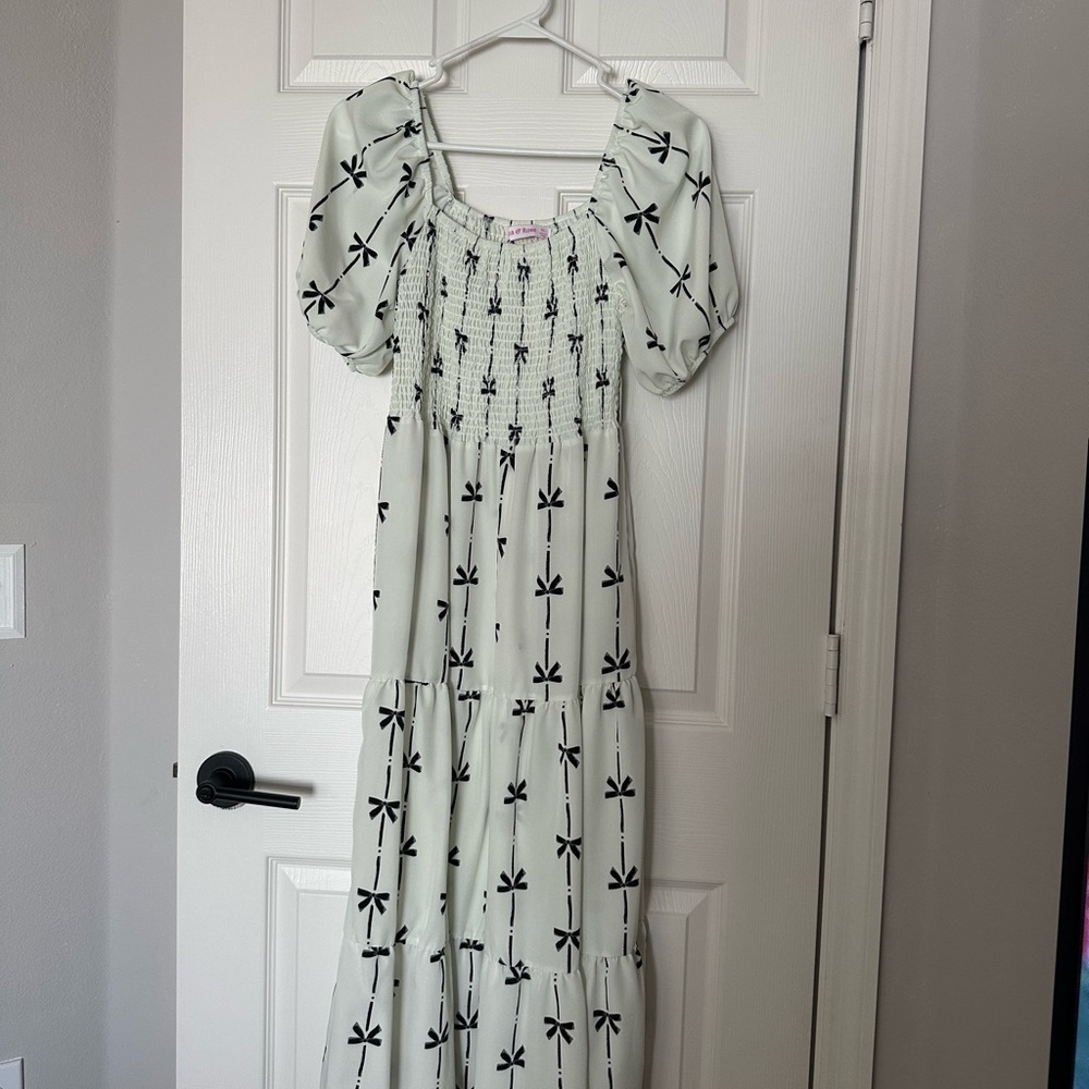 Chic Black and White Maxi Bow Dress